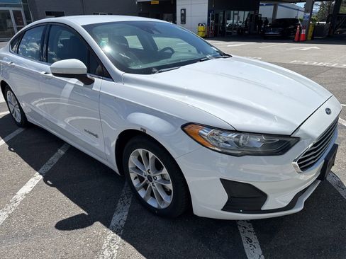 Used 2019 Ford Fusion SE FWD image 8