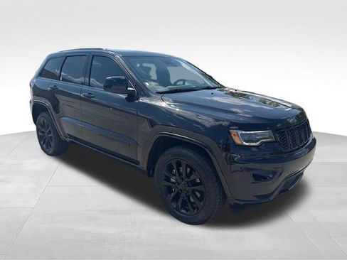 Used 2021 Jeep Grand Cherokee Laredo X AWD/4WD image 7