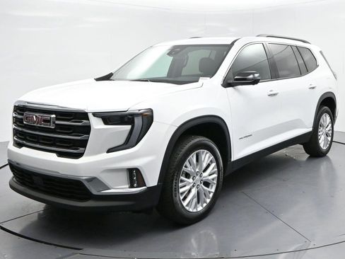Used 2024 GMC Acadia Elevation w/ Luxury Package FWD image 3
