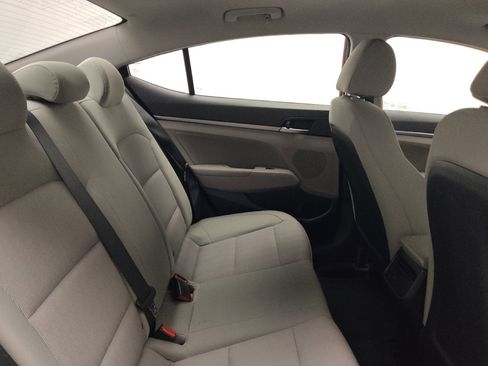 Used 2017 Hyundai Elantra SE FWD image 19