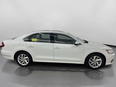 Used 2018 Volkswagen Passat 2.0T SE w/ SE Lighting Package image 11