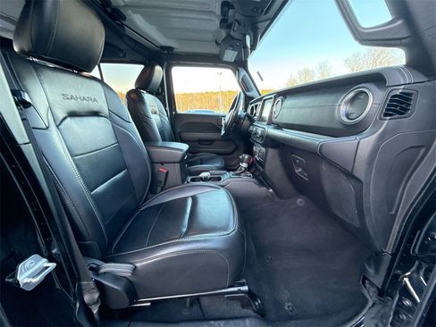 Used 2019 Jeep Wrangler Unlimited Sahara w/ Uconnect 4C Nav & Sound Group image 25