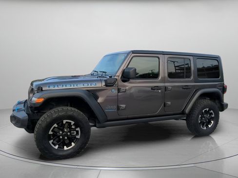 Used 2025 Jeep Wrangler Unlimited Rubicon 4xe w/ Convenience Group image 13