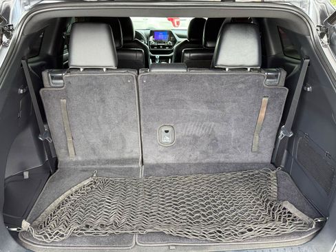 Used 2023 Toyota Highlander XSE FWD image 20