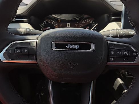 Used 2025 Jeep Compass Limited AWD/4WD image 30