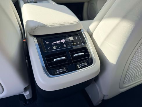 New 2026 Volvo XC60 B5 Ultra w/ Protection Package Premier image 16