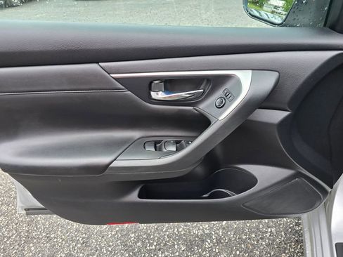 Used 2015 Nissan Altima 2.5 SV FWD image 45