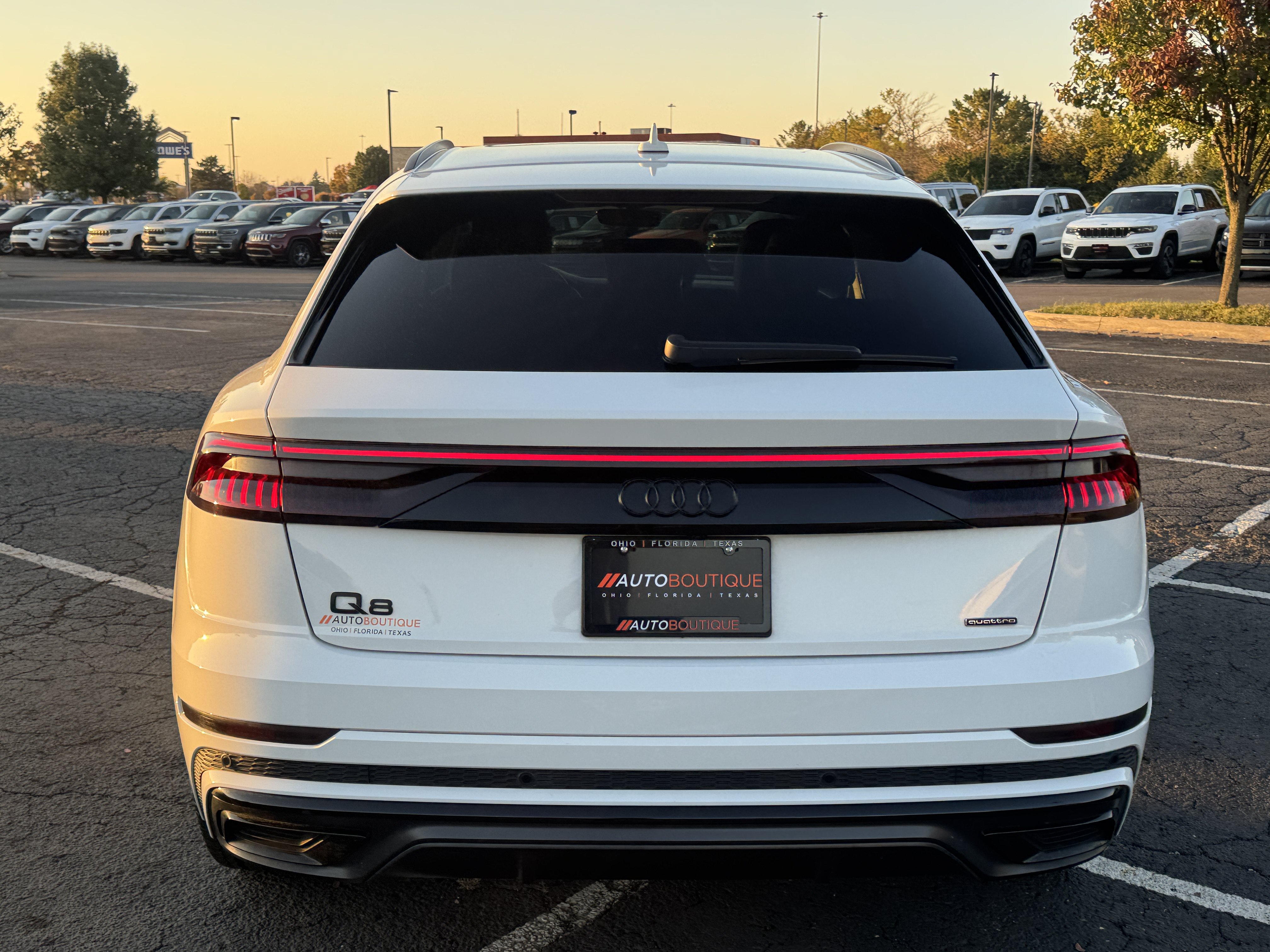 Used 2019 Audi Q8 Prestige w/ Luxury Package AWD/4WD image 9