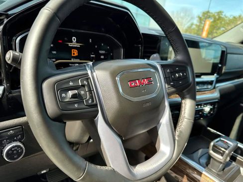 Used 2025 GMC Sierra 1500 Elevation w/ Preferred Package image 20