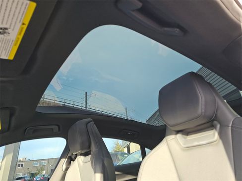 Used 2022 Audi e-tron GT Premium Plus image 24