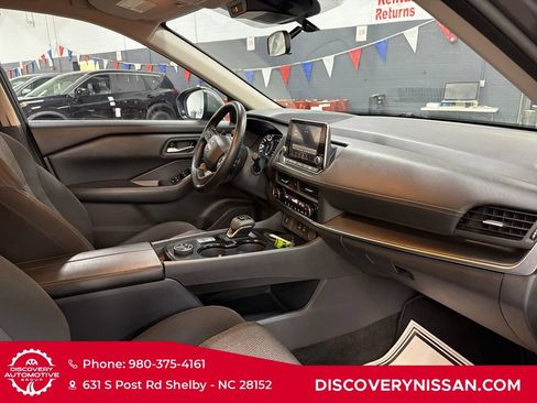 Certified 2025 Nissan Rogue SV AWD/4WD image 39
