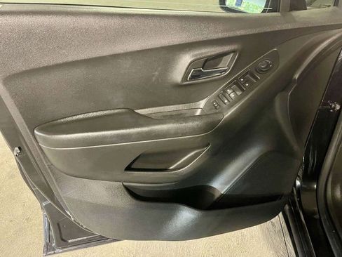 Used 2022 Chevrolet Trax LS w/ Tint and Cruise Package image 8