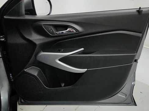 Certified 2025 Chevrolet Trax LS w/ LS Convenience Package FWD image 28