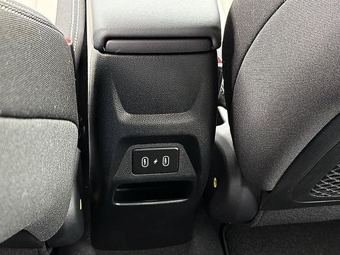 New 2026 Hyundai Venue SEL FWD image 7