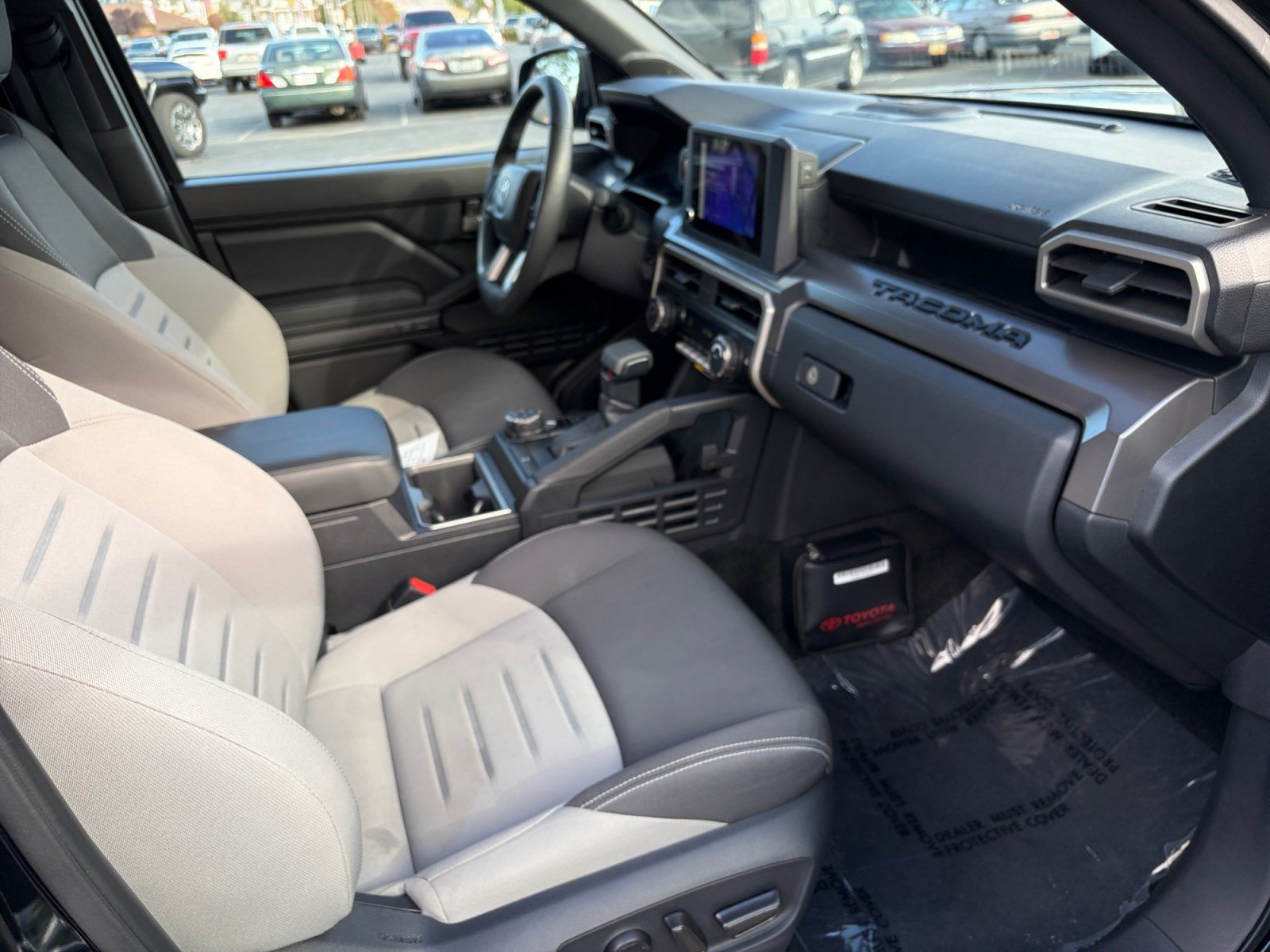 Used 2024 Toyota Tacoma SR5 AWD/4WD image 28