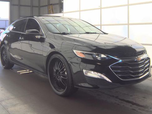Used 2020 Chevrolet Malibu LT FWD image 3