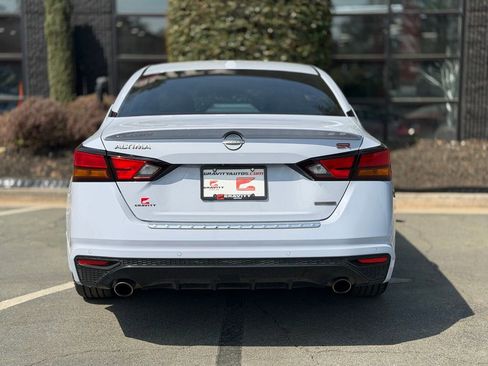 Used 2023 Nissan Altima 2.0 SR image 14