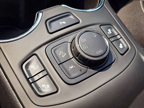 Used 2023 GMC Terrain SLT w/ Tech Package AWD/4WD image 29