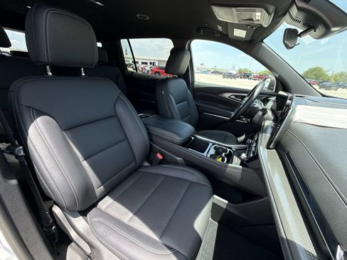 Used 2026 Chevrolet Traverse LT FWD image 26