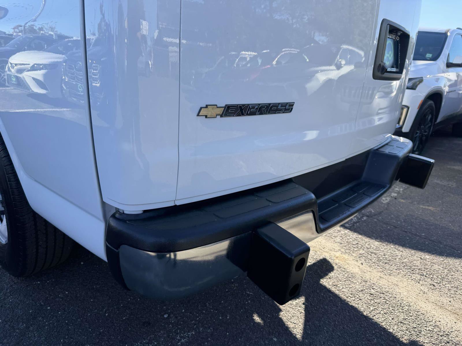 Used 2025 Chevrolet Express 2500 w/ Driver Convenience Package RWD image 9