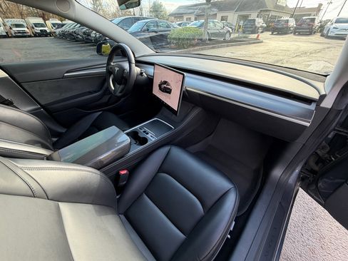 Used 2023 Tesla Model 3 Standard Range image 36