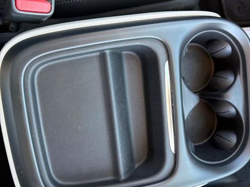 Used 2017 Chrysler Pacifica Touring-L image 24