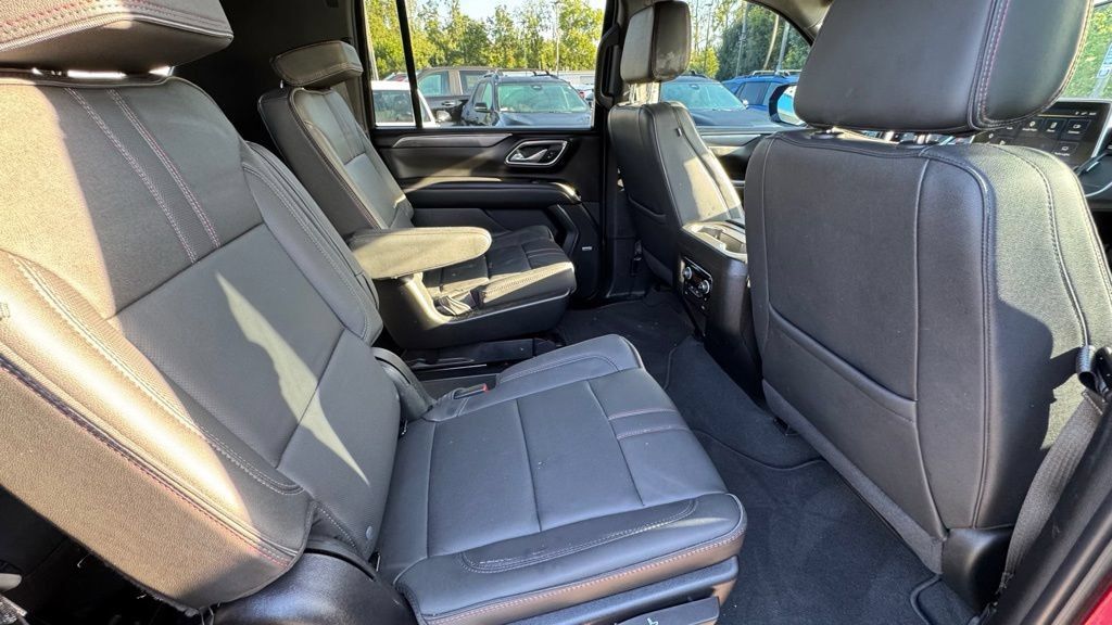 Used 2024 Chevrolet Suburban RST w/ Luxury Package AWD/4WD image 30
