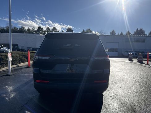 New 2025 Jeep Grand Cherokee L Limited image 8