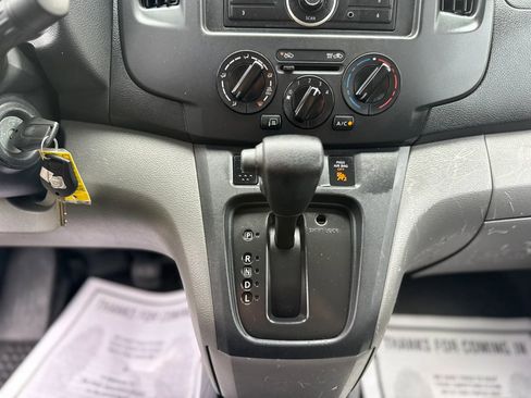 Used 2015 Nissan NV200 SV FWD image 16