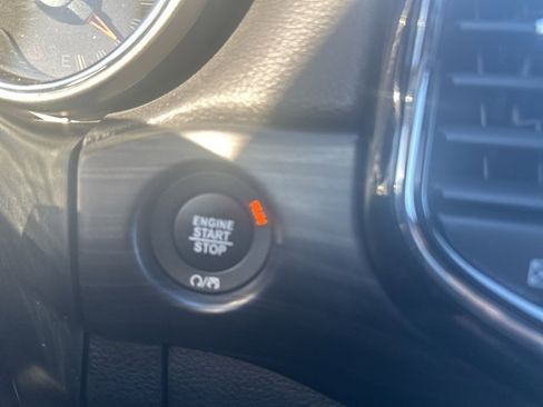 Used 2021 Jeep Grand Cherokee Laredo X image 18