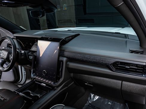 Used 2025 GMC Yukon AT4 Ultimate image 18