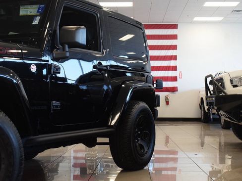 Used 2017 Jeep Wrangler Rubicon AWD/4WD image 41