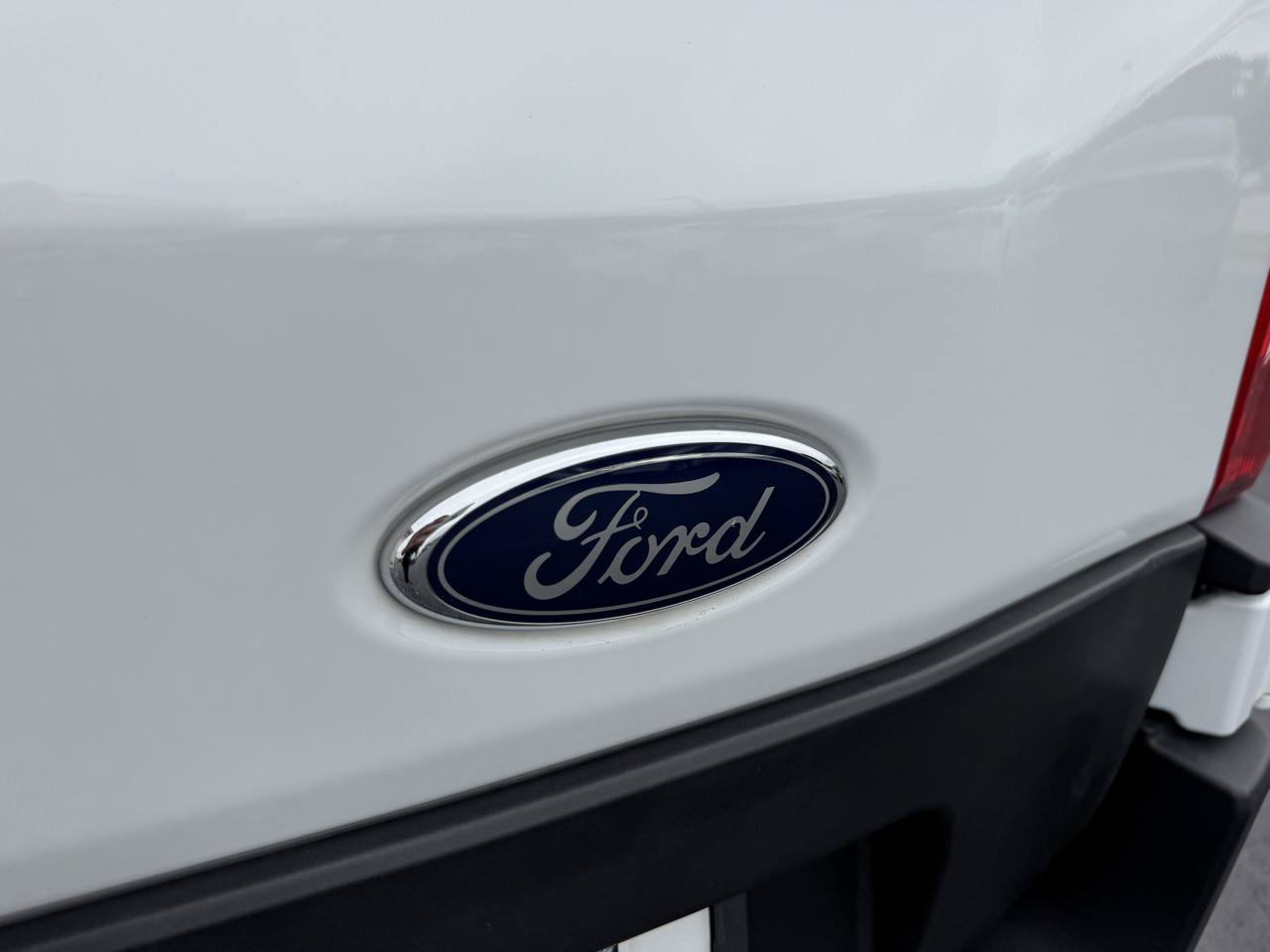 Used 2022 Ford Transit 250 Low Roof w/ Exterior Upgrade Package RWD image 29