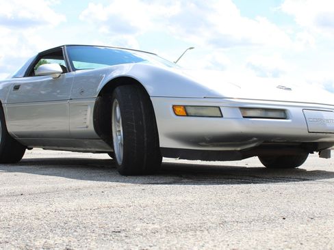 Used 1996 Chevrolet Corvette Coupe RWD image 39