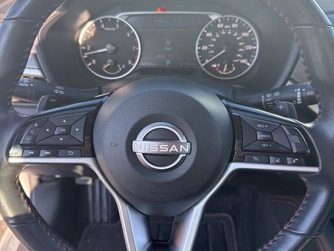 Used 2024 Nissan Altima 2.5 SR image 10