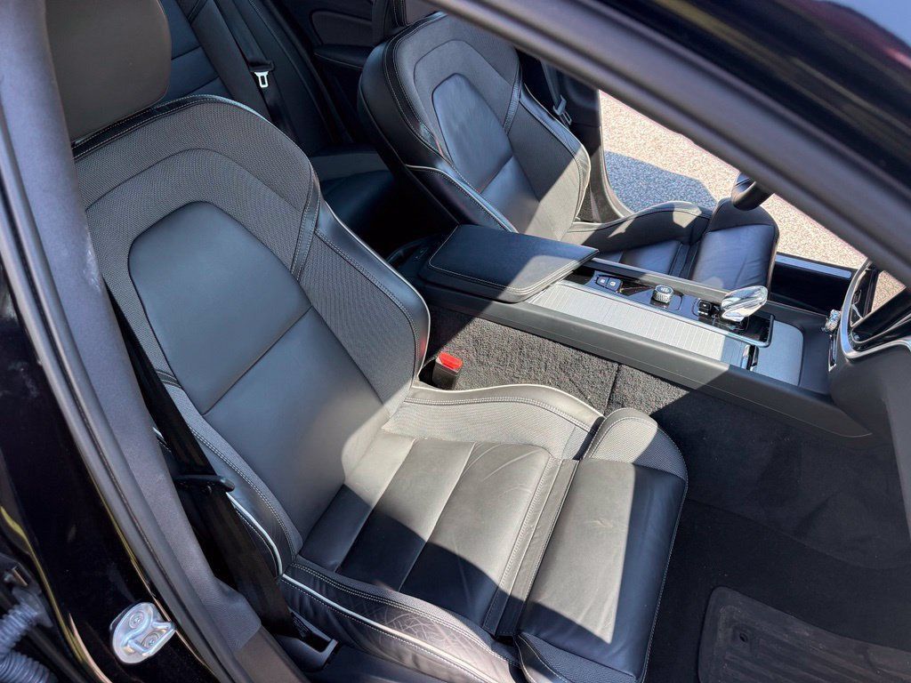 Used 2024 Volvo S60 B5 Plus w/ Climate Package AWD/4WD image 7