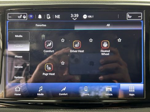 Used 2023 Chrysler Pacifica Touring-L FWD image 19