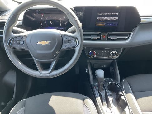 Used 2025 Chevrolet TrailBlazer LT FWD image 15