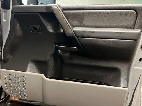 Used 2004 Nissan Titan LE w/ (SAB) Side-Airbag Pkg image 18