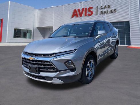 Used 2025 Chevrolet Blazer LT image 1
