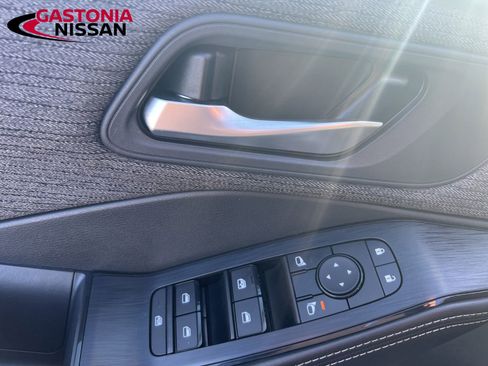 Used 2021 Nissan Rogue SV image 35