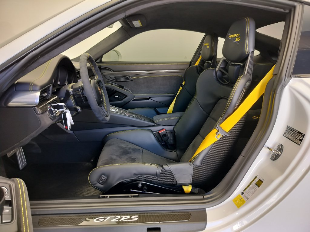 Used 2018 Porsche 911 GT2 RS RWD image 6