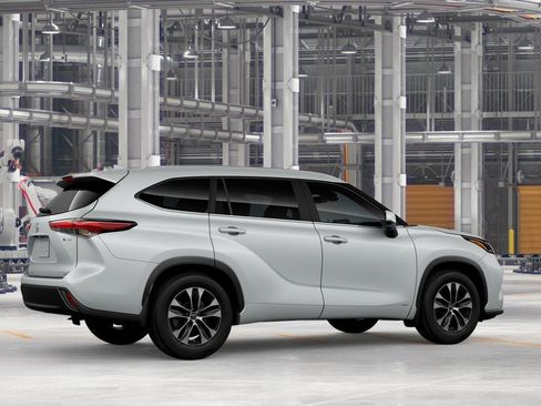 New 2026 Toyota Highlander XLE AWD/4WD image 11