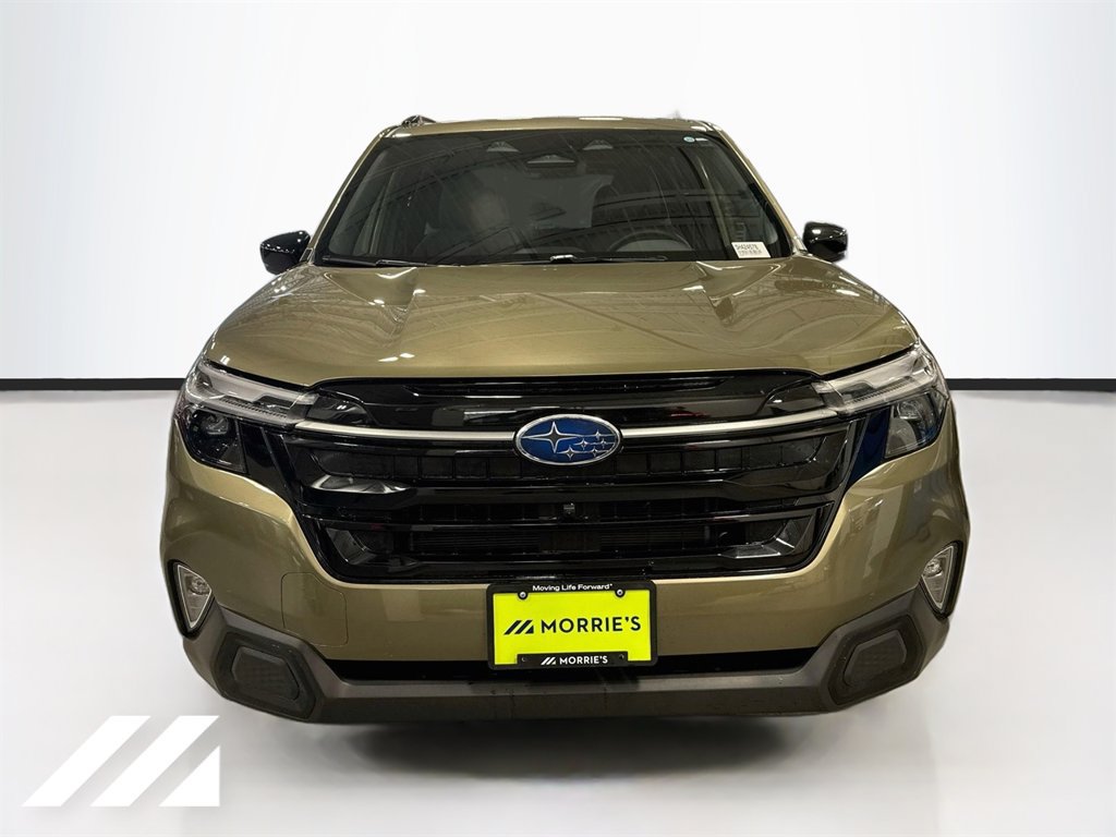 Used 2025 Subaru Forester Touring AWD/4WD image 2