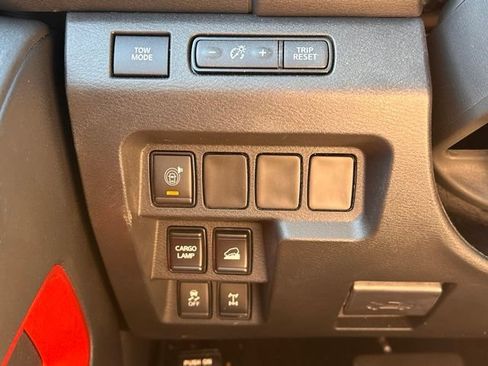 Used 2025 Nissan Frontier PRO-4X w/ Interior Protection Package AWD/4WD image 18