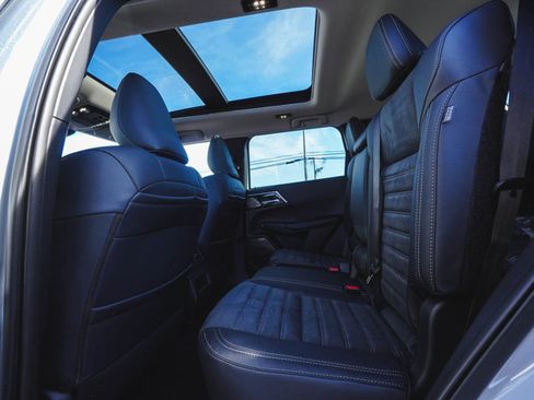 New 2026 Mitsubishi Outlander SE image 33