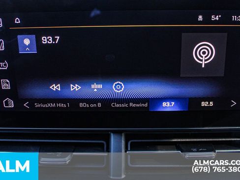 Used 2025 Chevrolet Trax LT w/ LT Convenience Package image 33