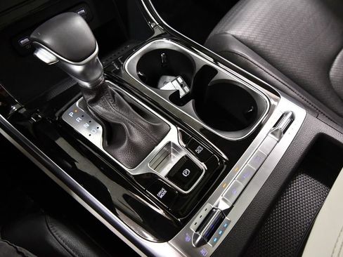 Certified 2024 Kia Carnival SX Prestige FWD image 28