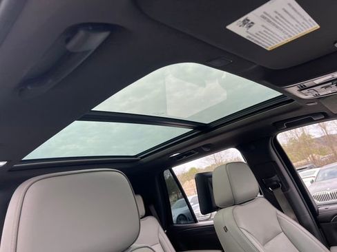 Used 2021 GMC Yukon SLT w/ SLT Luxury Plus Package image 40