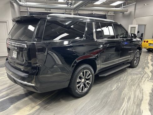 Used 2021 Chevrolet Suburban LT w/ Rear Media and Nav Package image 31